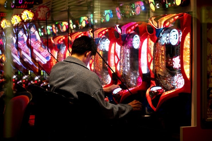 Koleksi permainan slot Aviator, Sweet Bonanza, dan Gates of Olympus di platform arjunawin
